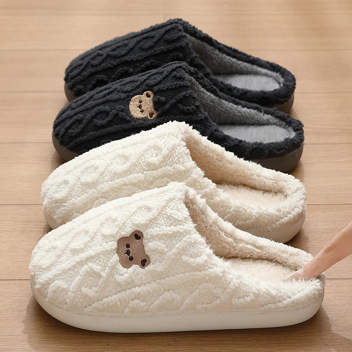 LUORA – Björnmys Tofflor